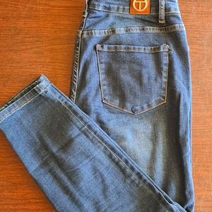 Tahari Amelia Skinny Jeans 10/30